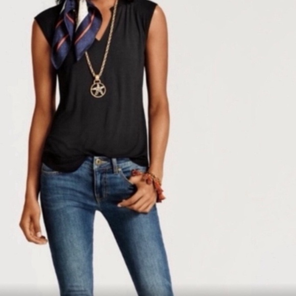 Cabi notched v-neck tee